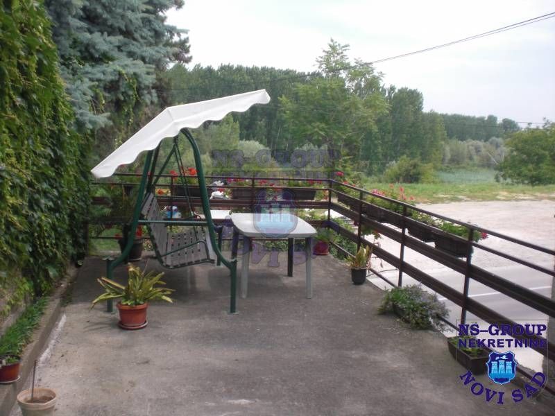 kuca na prodaju Sremski Karlovci 200m2 389584