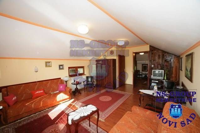 kuca na prodaju Petrovaradin, 500m2 373192