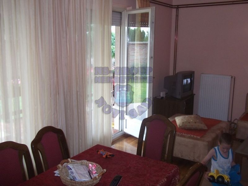 kuca na prodaju Sremska Kamenica 250m2 399126