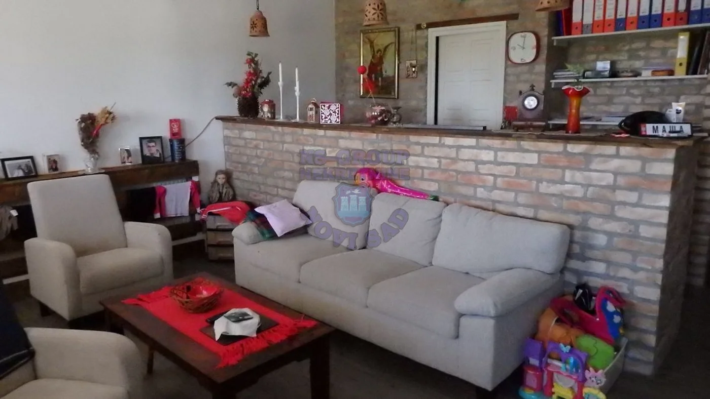 kuca na prodaju Sremska Kamenica, 234m2 420211