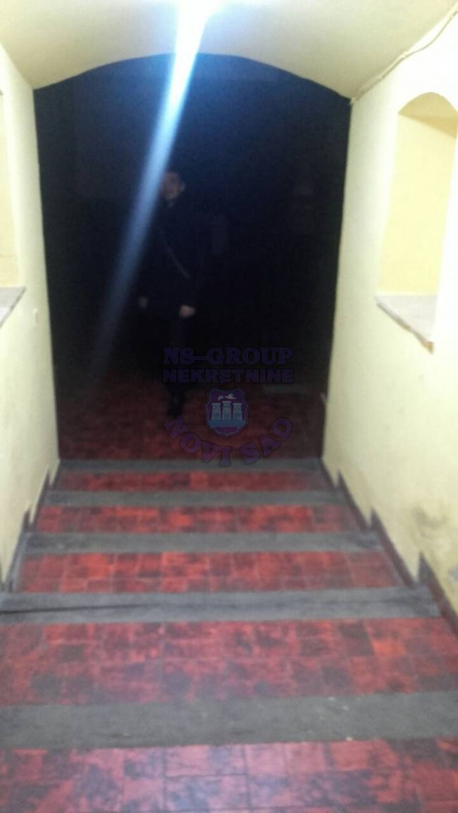 lokal na prodaju Titel 391m2 428577