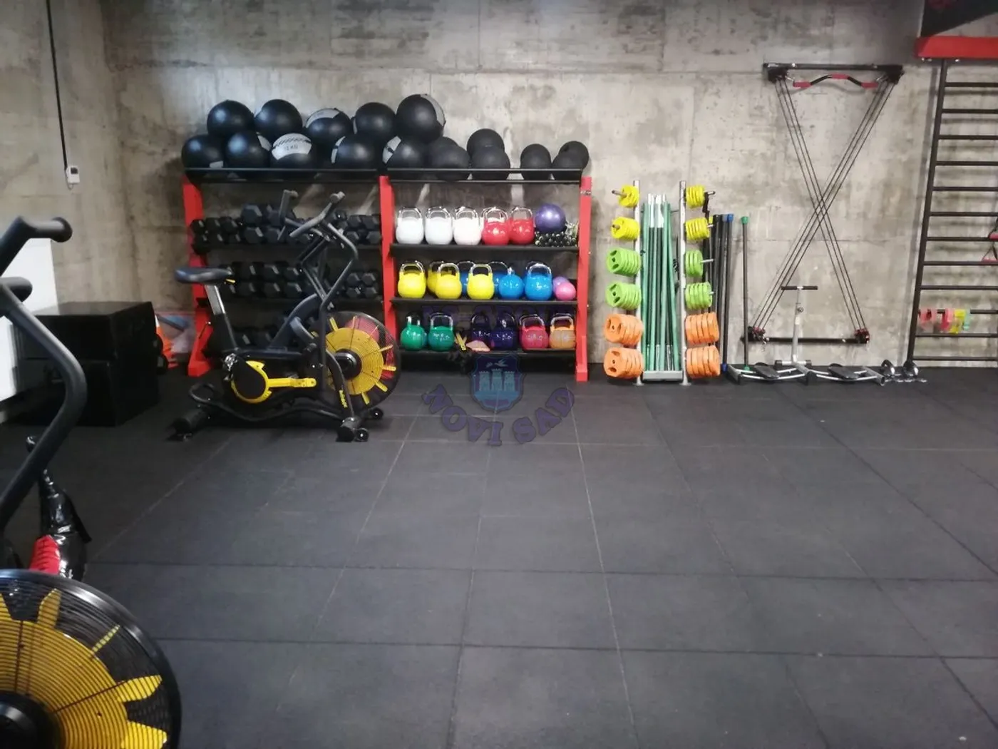 lokal na prodaju Novi Sad 360m2 447928