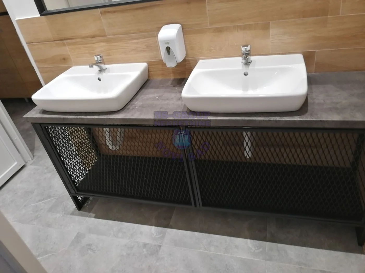 lokal na prodaju Novi Sad 360m2 447928