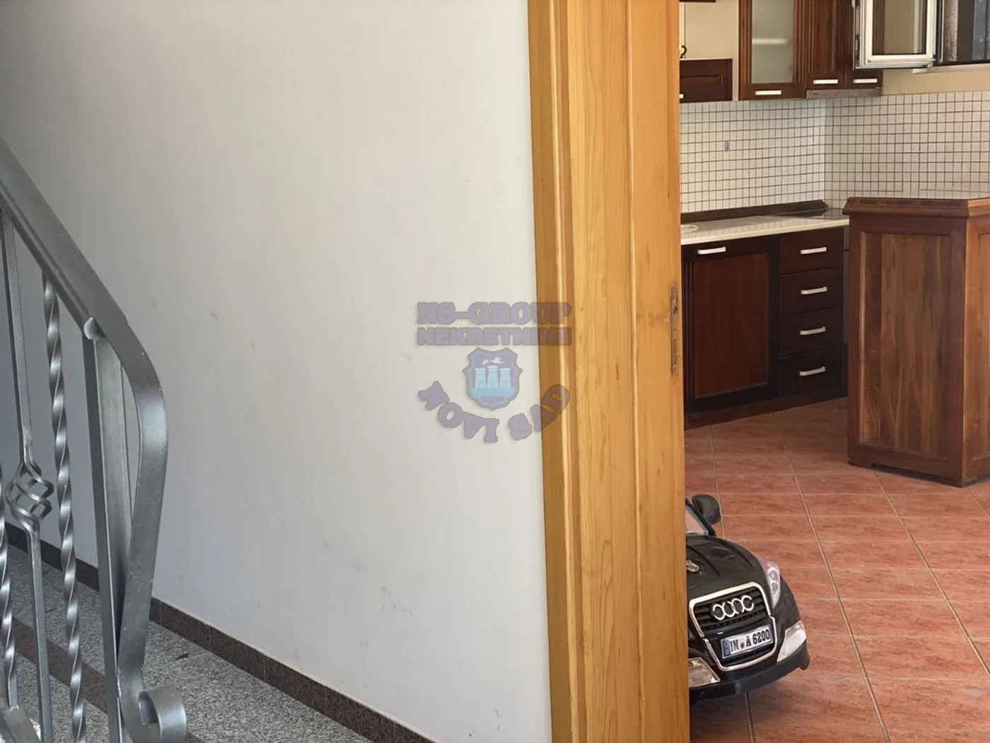 kuca na prodaju Novi Sad 830m2 448296