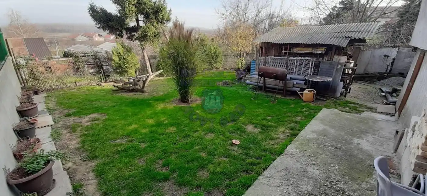 kuca na prodaju Petrovaradin 265m2 450339