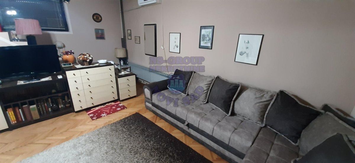 kuca na prodaju Petrovaradin 265m2 450339