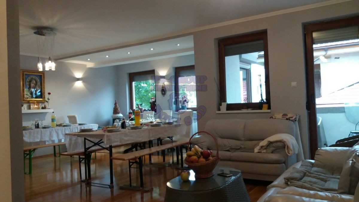 kuca na prodaju Petrovaradin, 176m2 449712