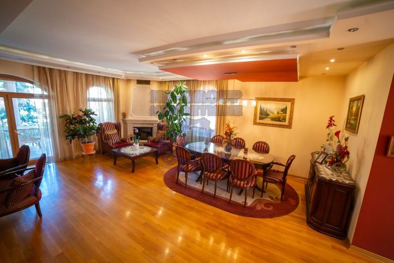 kuca na prodaju Novi Sad 701m2 568048