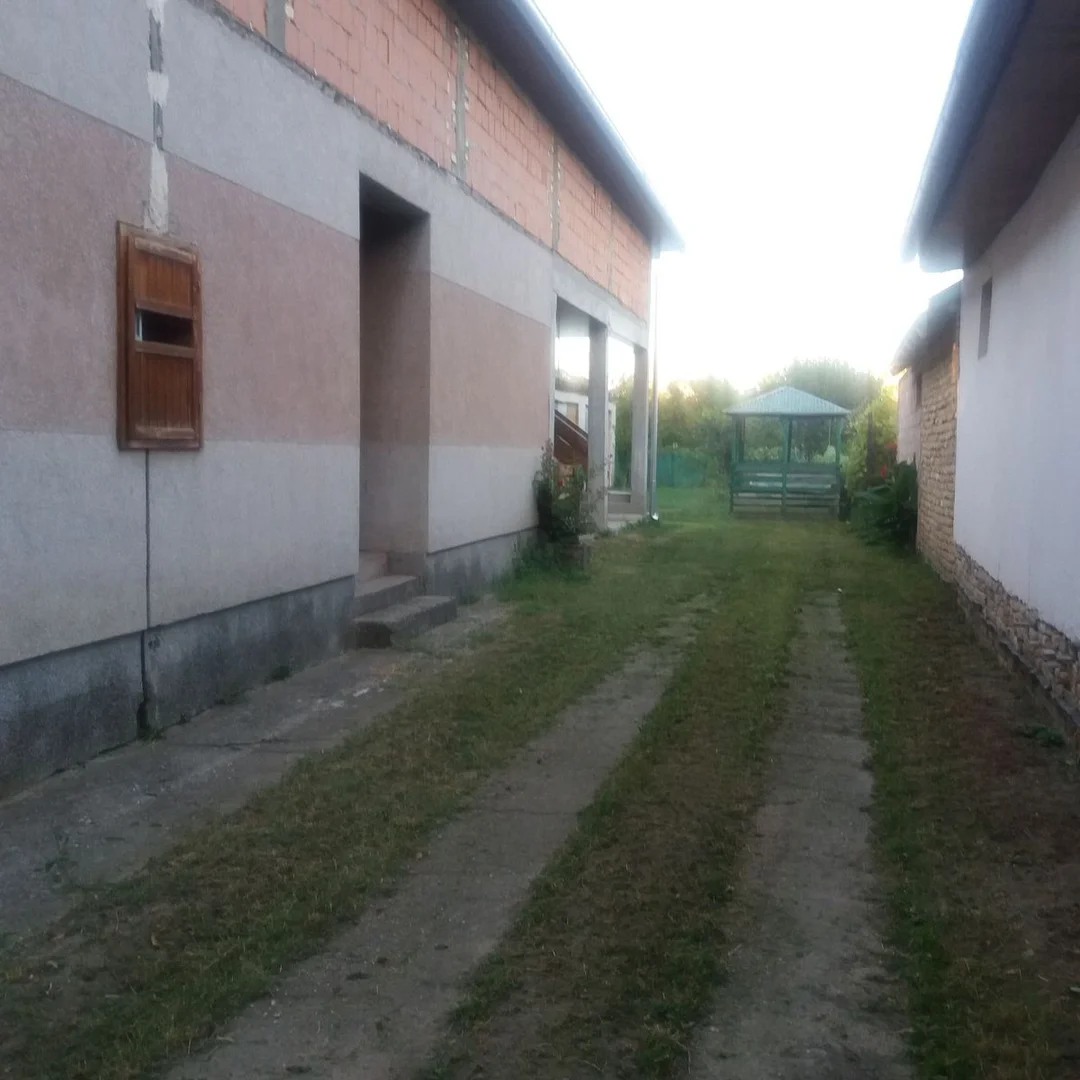 kuca na prodaju Bačko Dobro Polje 400m2 467534