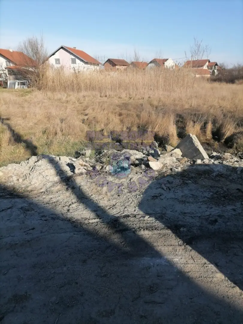 plac na prodaju Veternik 600m2 469642