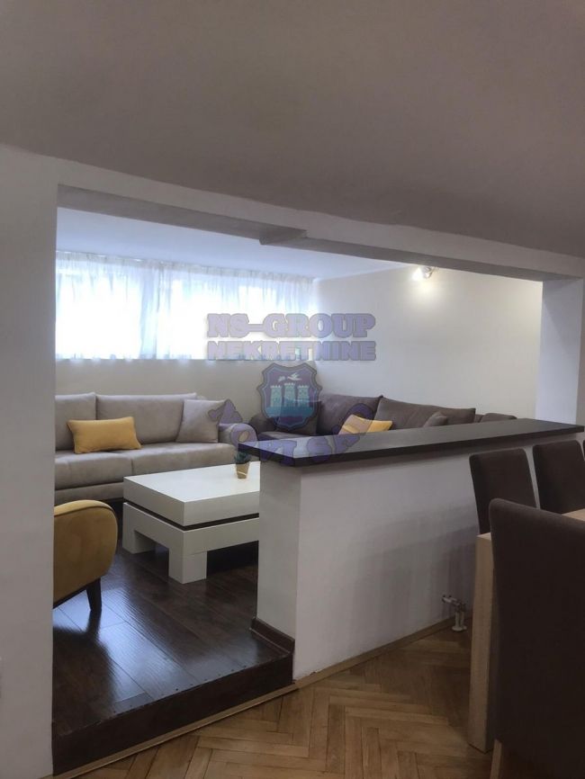stan na prodaju Novi Sad 240m2 472914