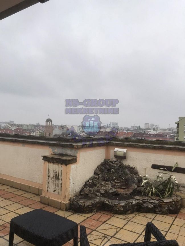 stan na prodaju Novi Sad 240m2 472914
