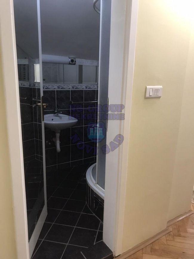 stan na prodaju Novi Sad 240m2 472914