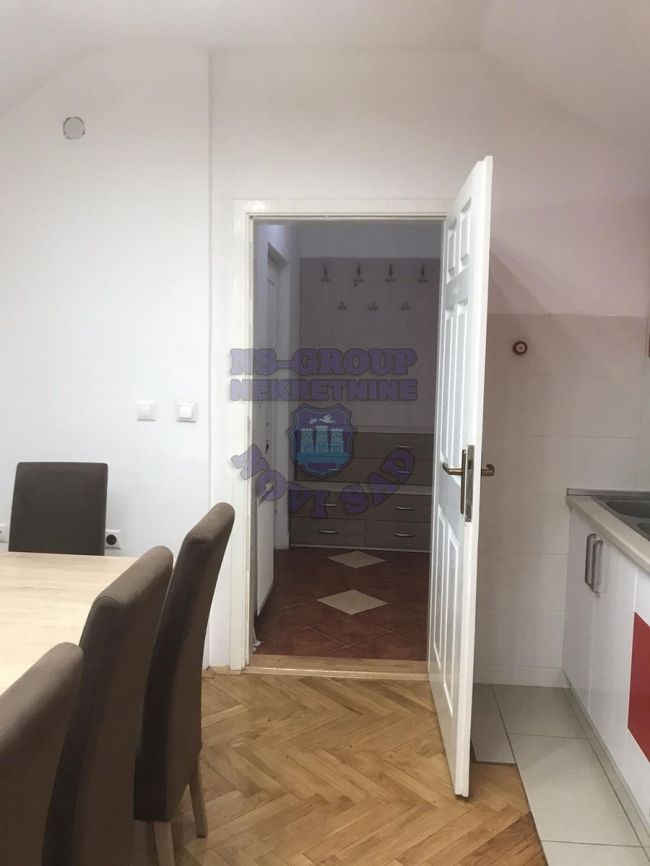 stan na prodaju Novi Sad 240m2 472914