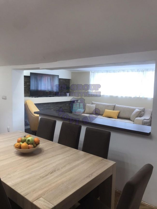 stan na prodaju Novi Sad 240m2 472914