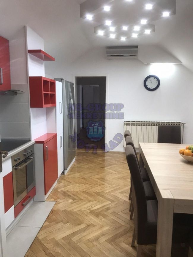 stan na prodaju Novi Sad 240m2 472914