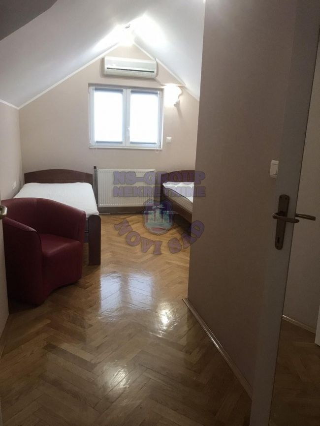 stan na prodaju Novi Sad 240m2 472914