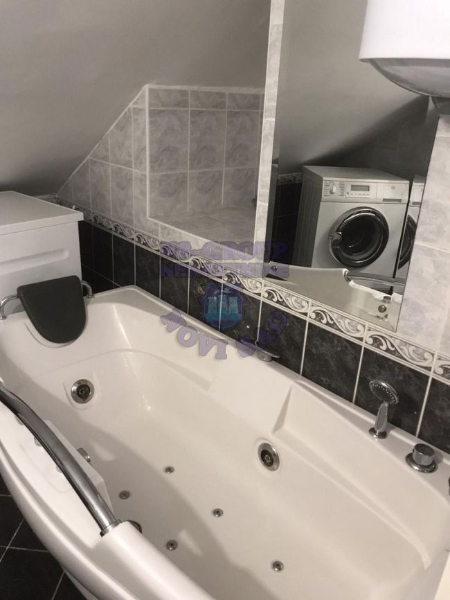 stan na prodaju Novi Sad 240m2 472914