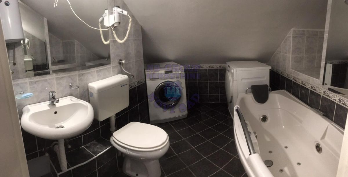stan na prodaju Novi Sad 240m2 472914