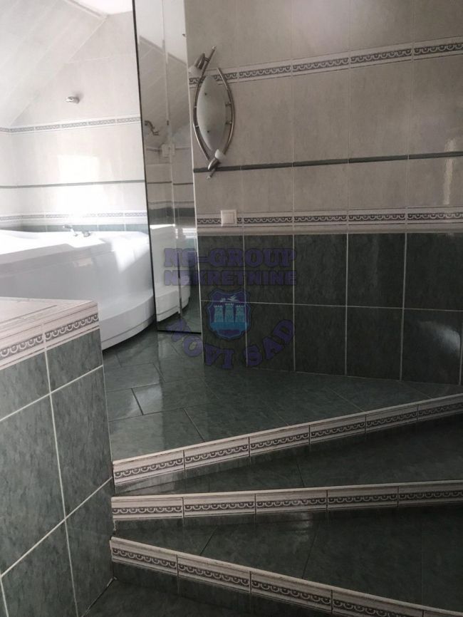 stan na prodaju Novi Sad 240m2 472914