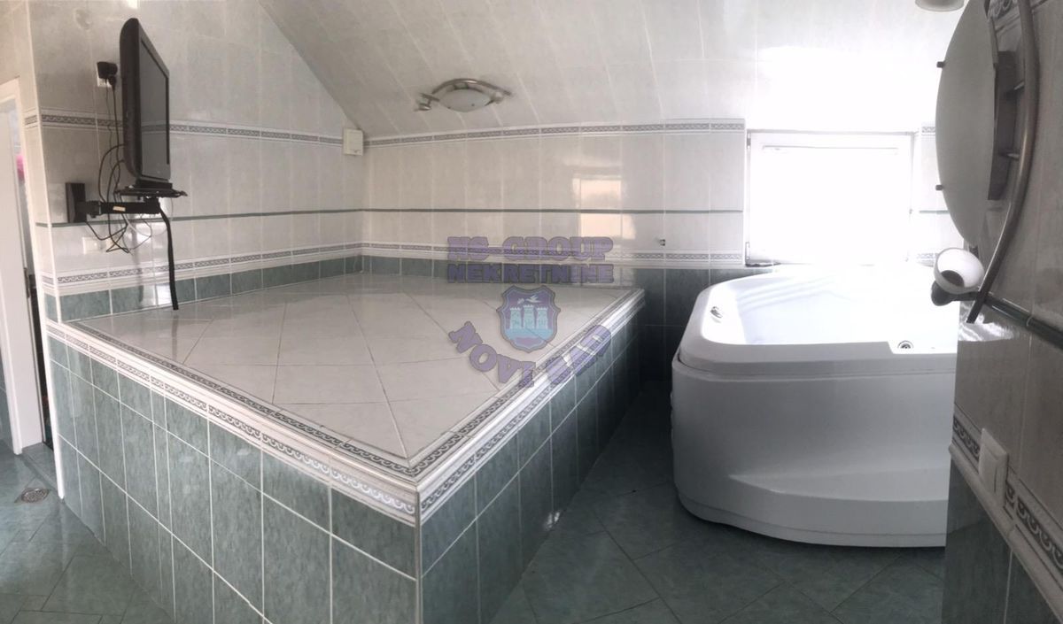 stan na prodaju Novi Sad 240m2 472914