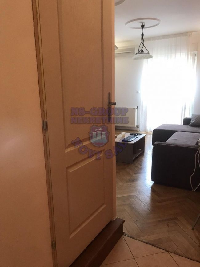 stan na prodaju Novi Sad 240m2 472914