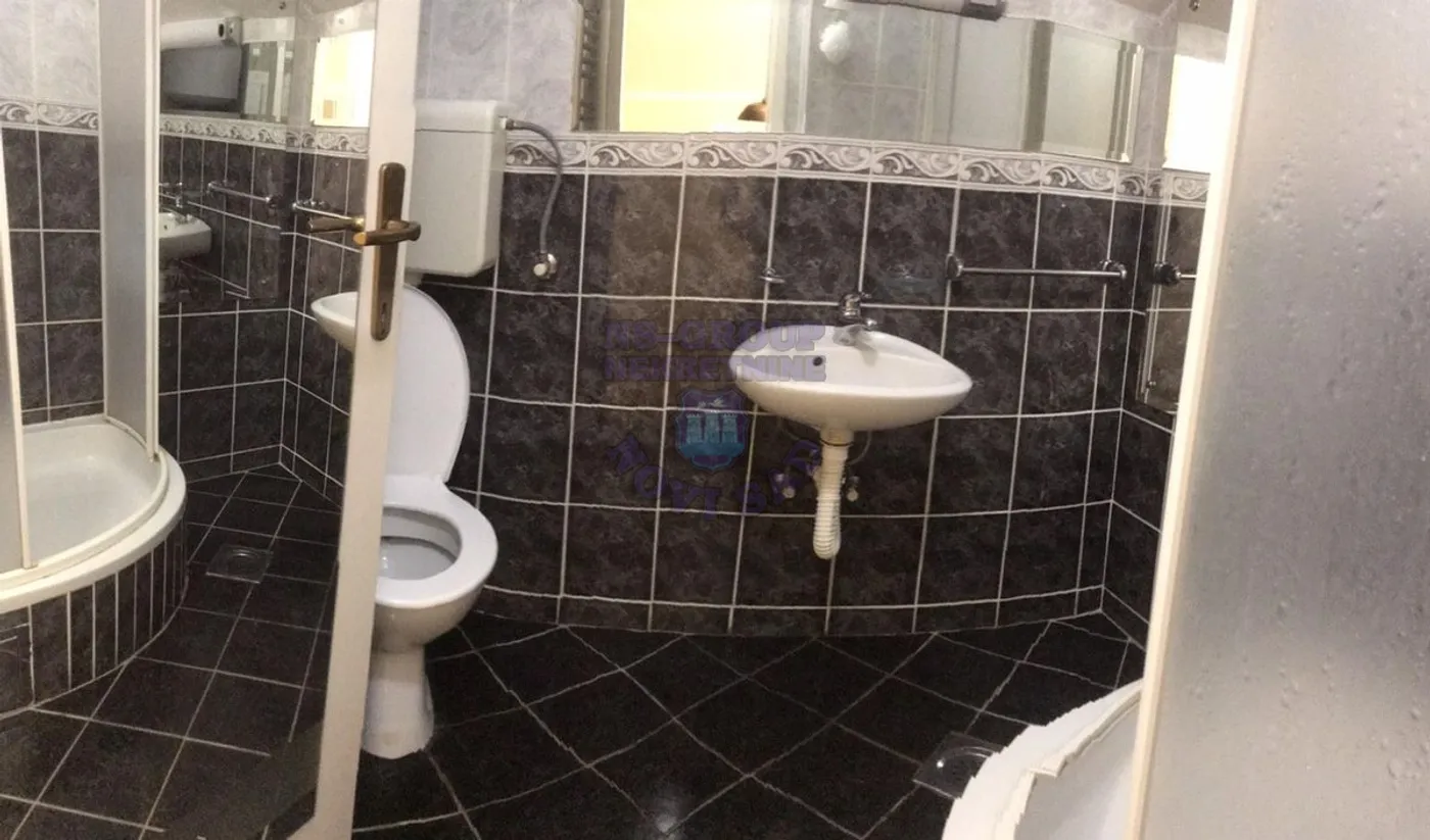 stan na prodaju Novi Sad 240m2 472914