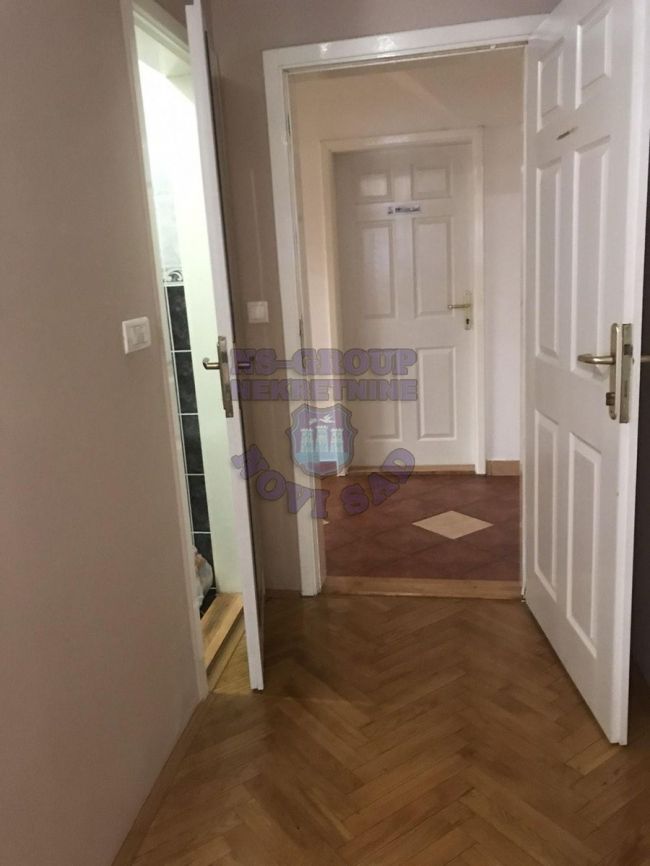 stan na prodaju Novi Sad 240m2 472914