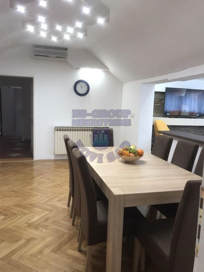 stan na prodaju Novi Sad 240m2 472914