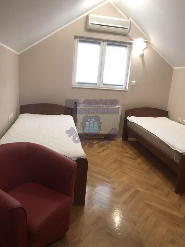 stan na prodaju Novi Sad 240m2 472914