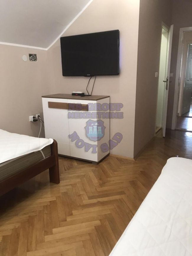 stan na prodaju Novi Sad 240m2 472914