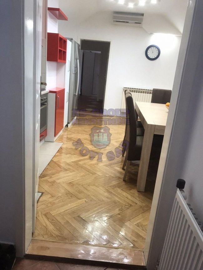 stan na prodaju Novi Sad 240m2 472914
