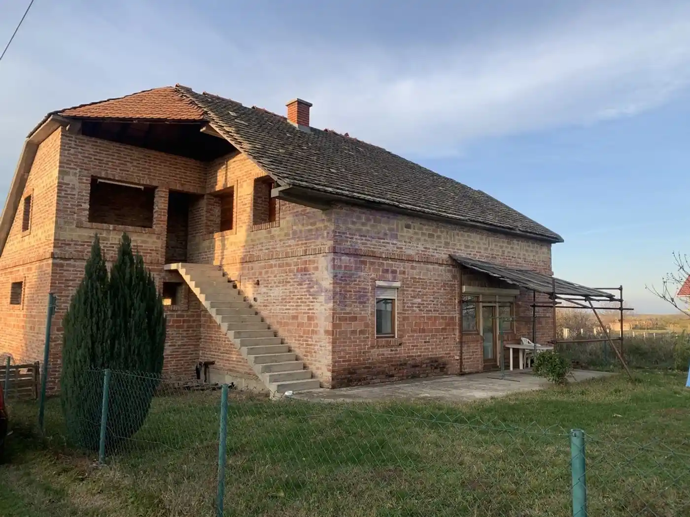 kuca na prodaju Petrovaradin 240m2 482446