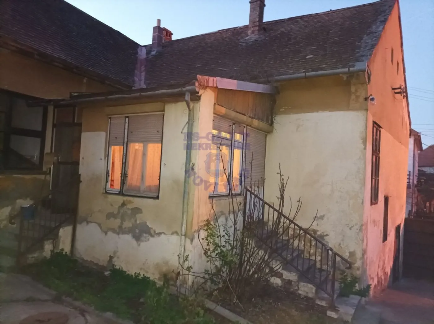 kuca na prodaju Sremski Karlovci, 237m2 483341