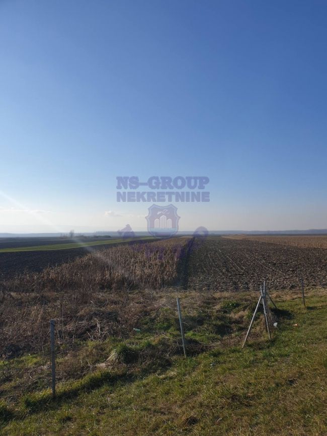 plac na prodaju Kać 5440m2 484271