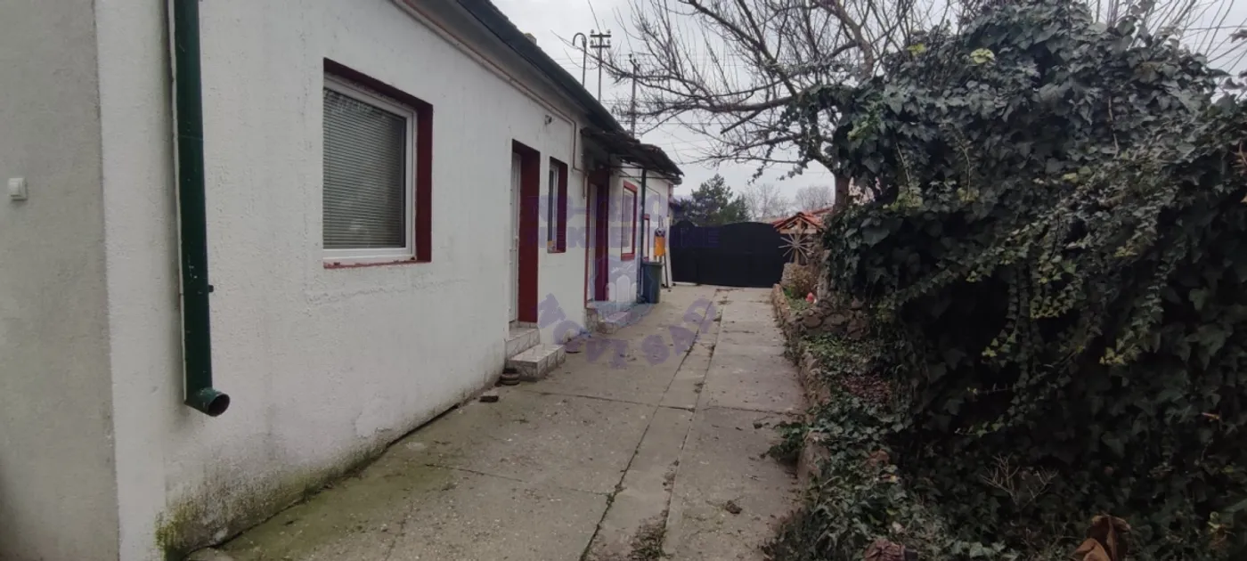 kuca na prodaju Petrovaradin, 160m2 484342