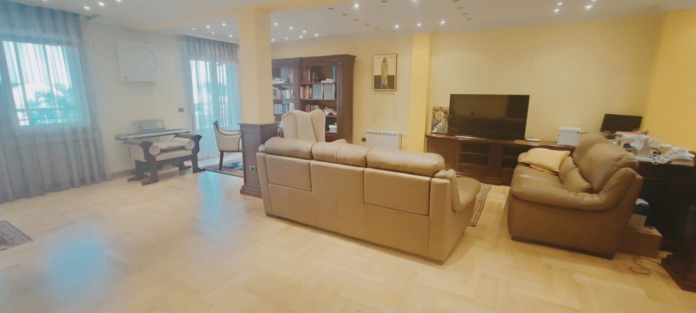 stan na prodaju Novi Sad 266m2 496857