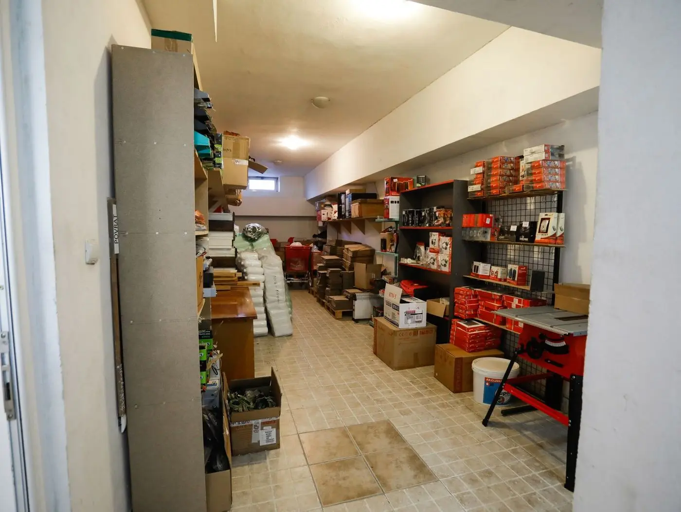 lokal na prodaju Novi Sad 366m2 500704