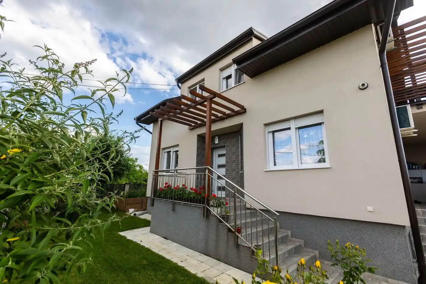 kuca na prodaju Petrovaradin 109m2 512737
