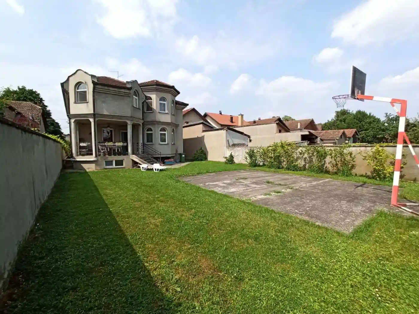 kuca na prodaju Futog 325m2 512330