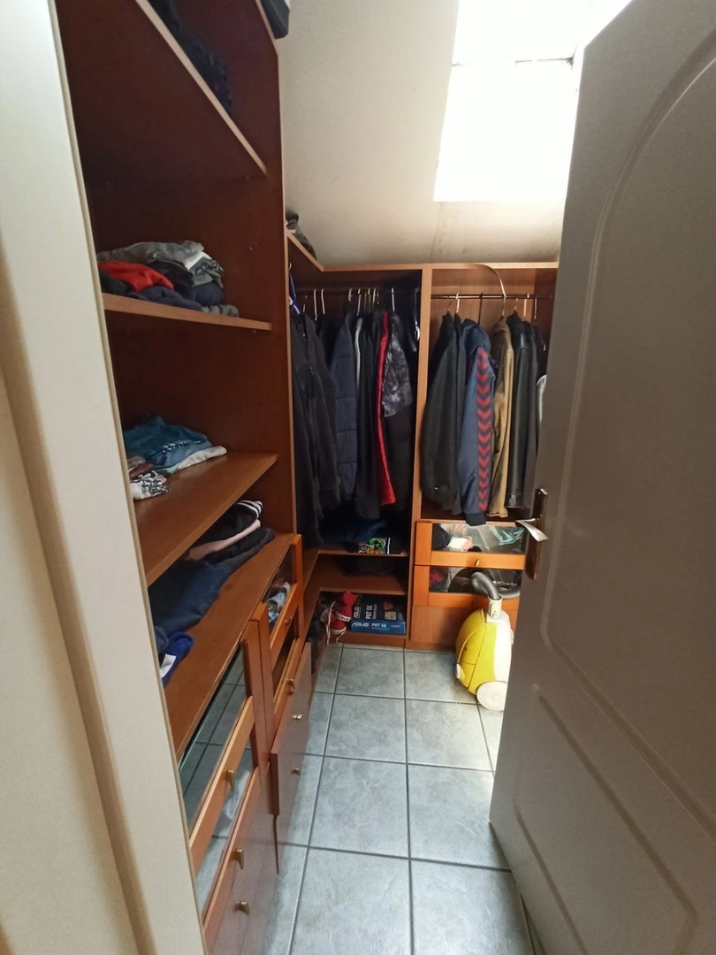 kuca na prodaju Futog 325m2 512330