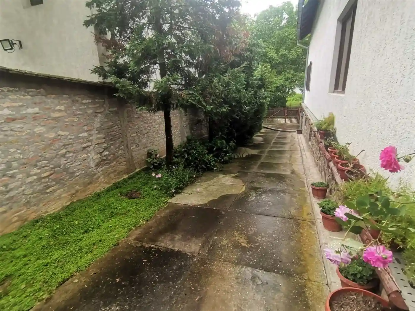 kuca na prodaju Ledinci 120m2 512839