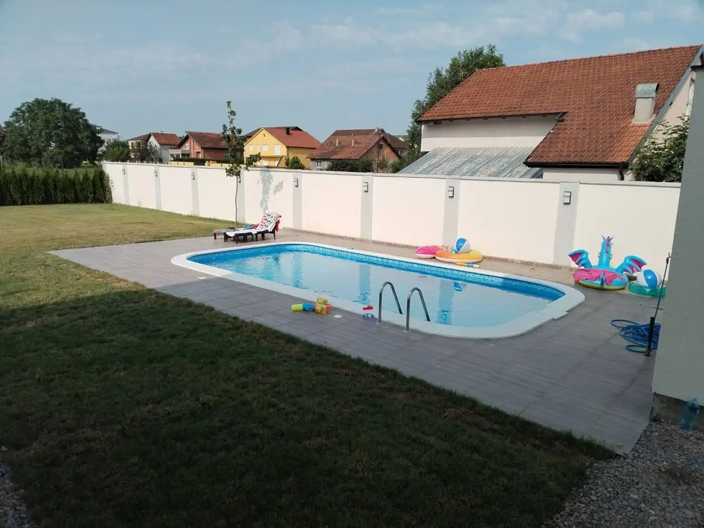 kuca na prodaju Novi Sad 300m2 514132