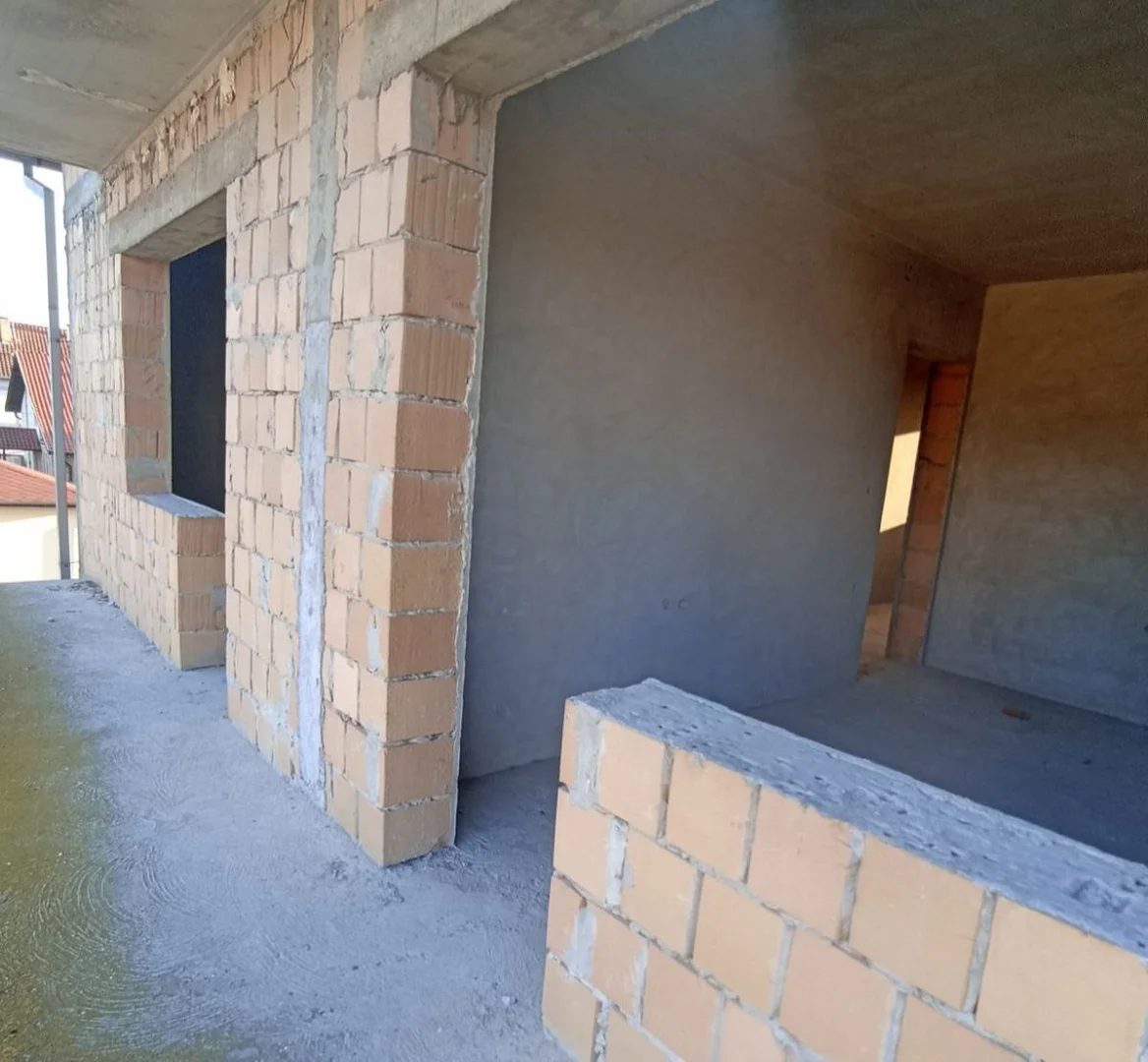 kuca na prodaju Veternik 300m2 515842
