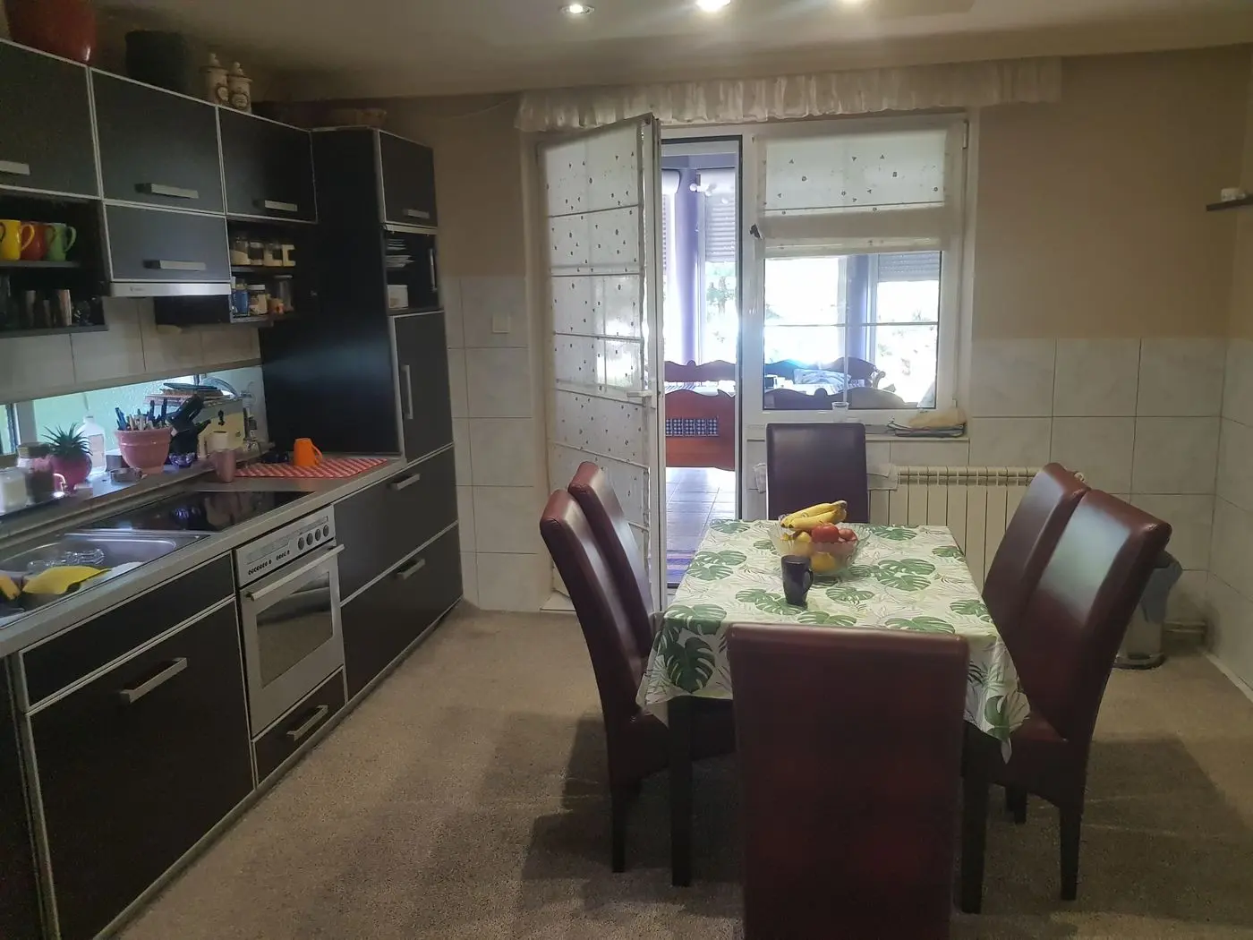 kuca na prodaju Veternik 320m2 516625