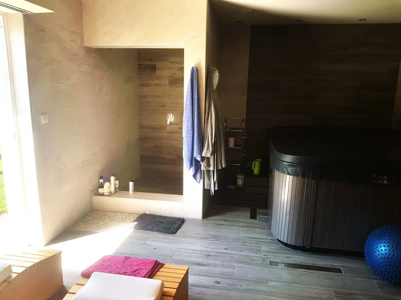 kuca na prodaju Veternik 320m2 516625