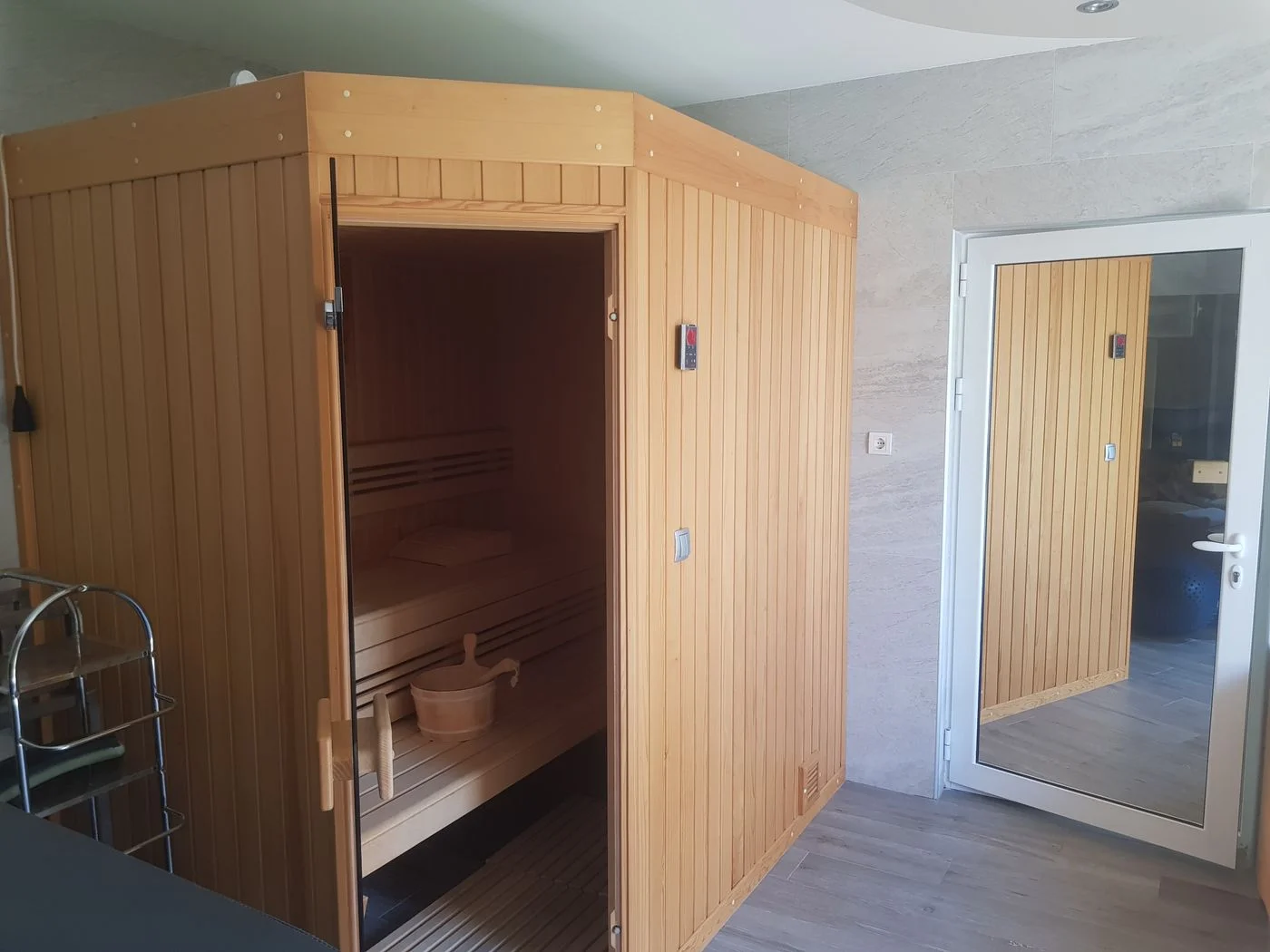 kuca na prodaju Veternik 320m2 516625