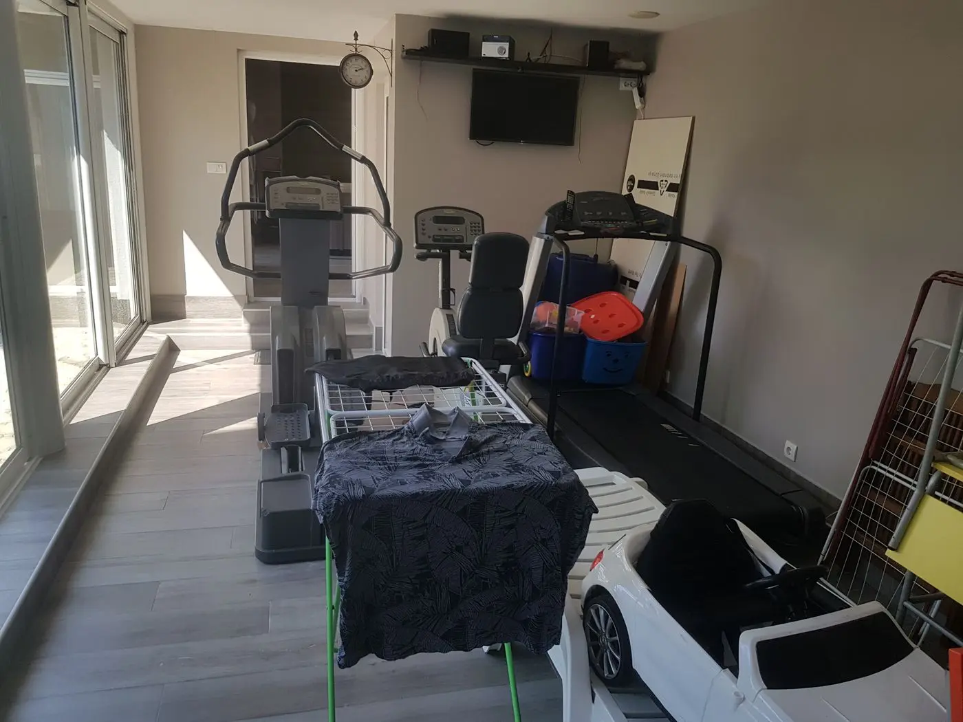 kuca na prodaju Veternik 320m2 516625