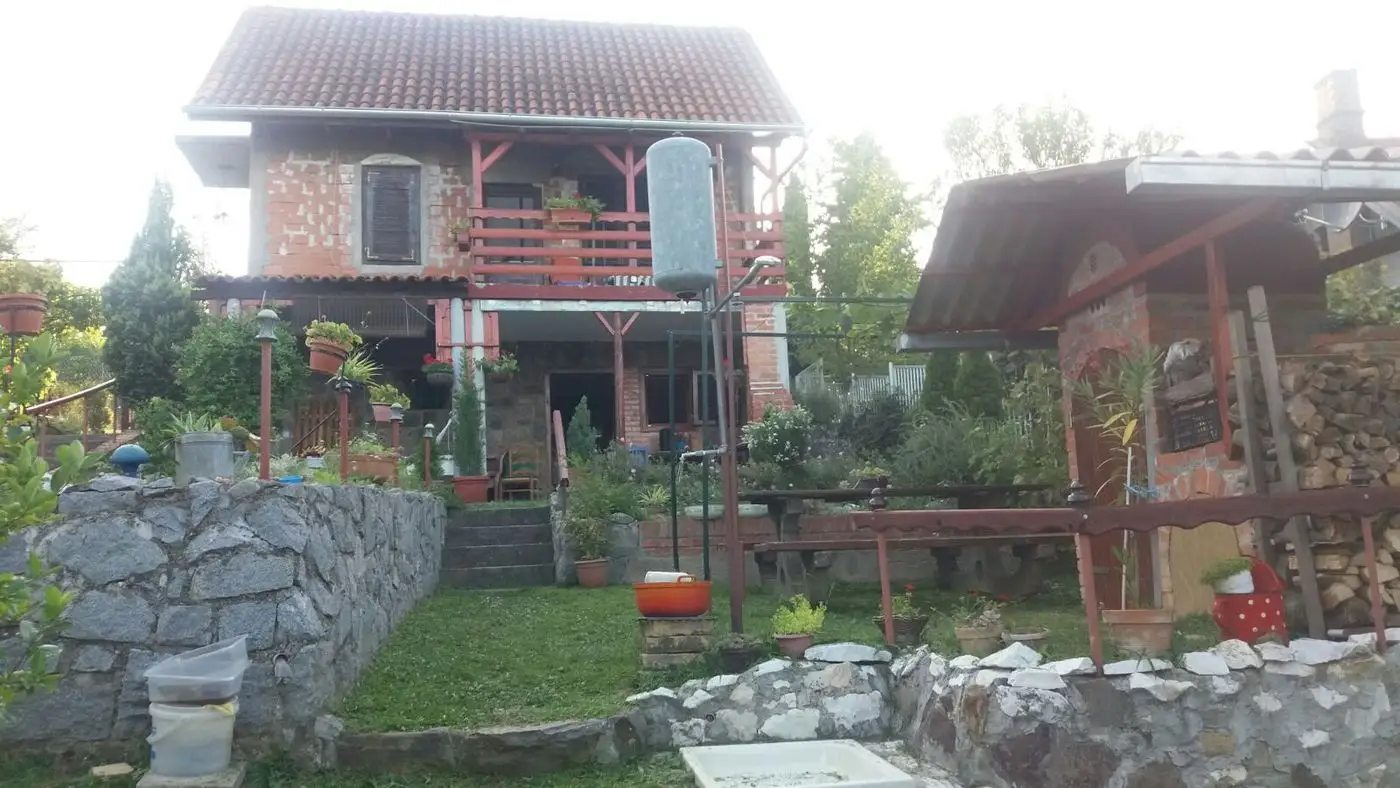 kuca na prodaju Sremska Kamenica 33m2 517171