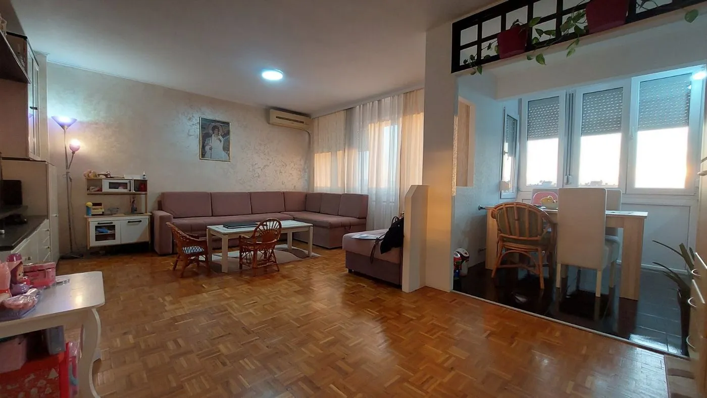 stan na prodaju Novi Sad, 50m2 518374